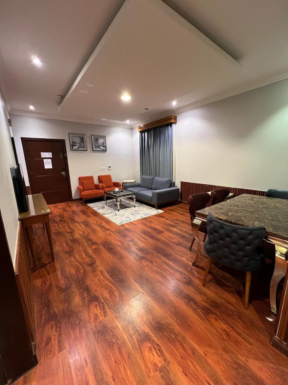 Al Masem Serviced Apartments - Exit 9 Rijád Szoba fotó